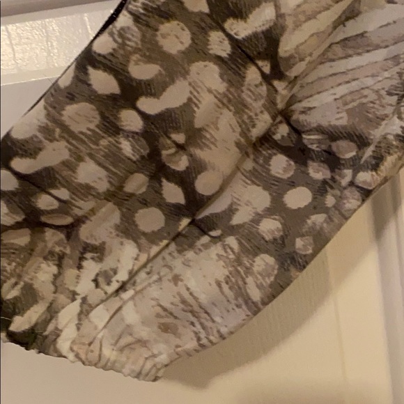 Bebe size 6 lightweight long sleeve dress - Picture 5 of 5